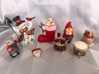 Blandet julepynt i metal, træ, keramik og plast