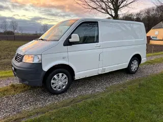 VW Transporter 2,5 TDi 130 Kassevogn kort 4d Nysyn