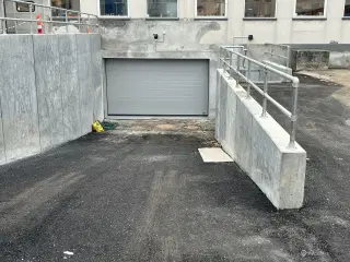 Velbeliggende ejendom i et eftertragtet erhvervskvarter i Rødovre og i kort afstand til København.