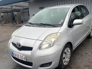 Økonomisk benzin familiebil 