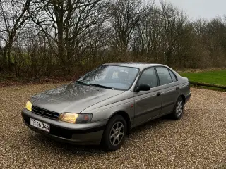 Toyota Carina E 1,6 - 194900 km