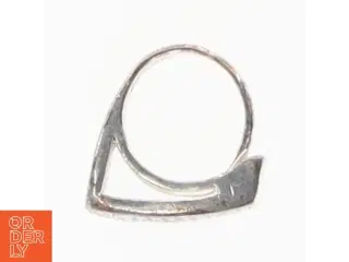 Sølvfarvet ring med sten fra Pilgrim (str. 49 mm)