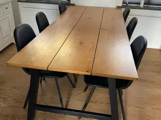 Spisebord fra Ilva 