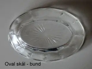 En samling af glas fra Kastrup/Fyens Glasværk
