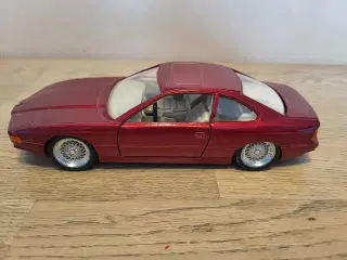 Modelbil: BMW 850i  Skala 1/24.