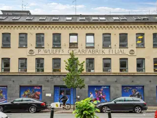 379 m2 kontorlejemål i tidligere cigarfabrik centralt på Frederiksberg