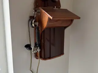 Meget velholdt væg telefon
