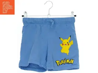 Pokémon shorts med Pikachu motiv fra H&M (str. 110)