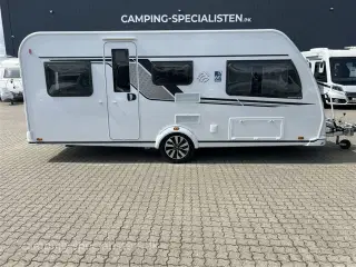 2022 - Knaus Südwind 500 EU   Lækker Knaus med enkeltsenge og stor rundsiddegruppe – spækket med udstyr! kan ses hos Camping-Specialisten.dk