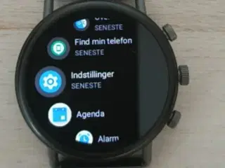 SKAGEN SMARTWATCH - IPHONE/ ANDROID 