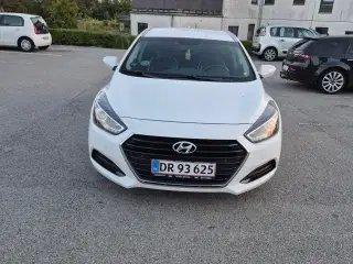 Hyundai i40 1,7 CRDi 141 Trend CW DCT