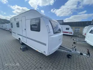 2024 - Adria Aviva 522 PT   Adria aviva 522 PT 2 køjer årg. 2024 .+ myggenetdør, gulvvarme, 1500 kg. aksel og batterilader  er lagt i prisen kr. 9.718,-