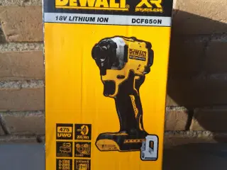 Helt ny DeWalt XR slag skruemaskine. 