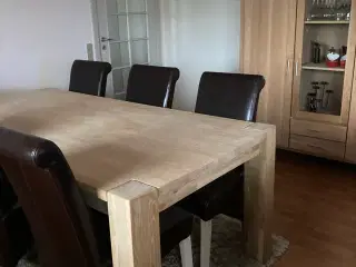 Spisebord/ langbord med 6 stole sæbebehandlet eg-