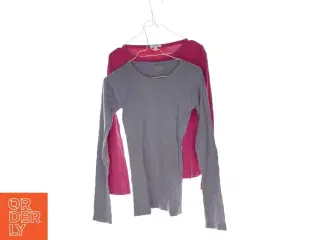 Bluse (2 stk.) fra Ukendt (str. 140 cm) fra Ukendt (str. 140 cm)