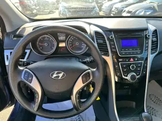 Hyundai i30 1,6 CRDi Comfort ISG 110HK 5d 6g