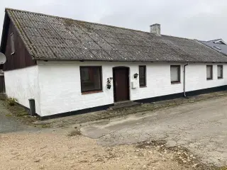 Hus i rolig omgivelse tilbydes til saelg