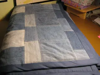 Store denimtæpper . Har 2 stk.