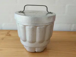 Gammel isform 2 liter.