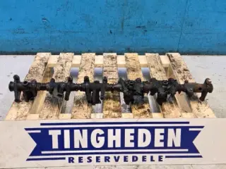 John Deere 6090HZ003 Vippeaksel RE552368