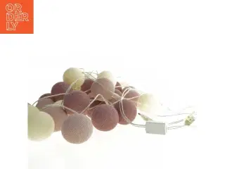 LED lyskæde med bomuldskugler (str. 4 m)