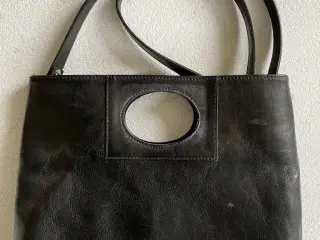 Sort dametaske i læder
