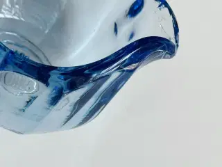 Lyseblåt glas, kraftigt sæt, NB kandens tud