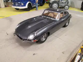 Modelbil 1:18 Jaguar   KK-Scale