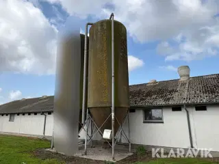 Silo Tunetanken Glasfiber med motor 1 styk
