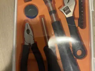 Værktøjssæt med 17 dele