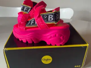 Hot høj sandal Buffalo London pink