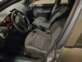 Mitsubishi Grandis 2,0 DI-D Intense