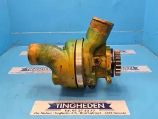 John Deere 6125HZ001 Vandpumpe RE530870