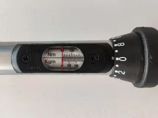 Momentnøgle 1/2" 40-210 NM (udlejes)