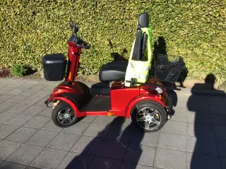 Super flot Lindebjerg LM 700 sælges.