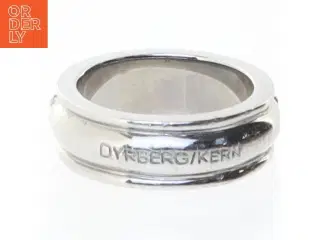 Sølvring med sten fra DYRBERG/KERN