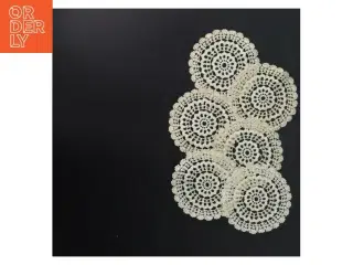 Sæt af seks hæklede coasters (str. Ø 10 cm)