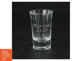 Snapse glas med gravering (str. 7 cm)
