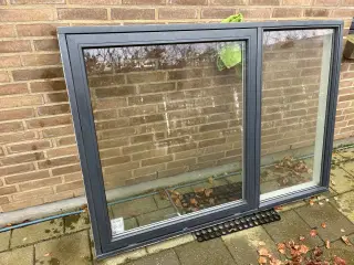 Træ- aluminiums vindue