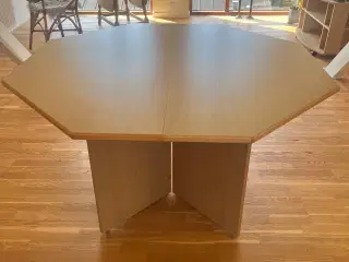 Spisebord