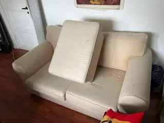 Sofa 2 personer + puf