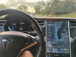 Tesla Model S 85D 5d