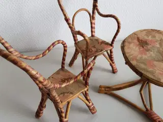 Antikke dukkemøbler