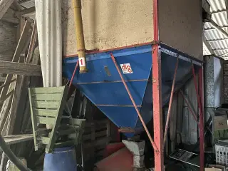 Silo til foder eller træpiller