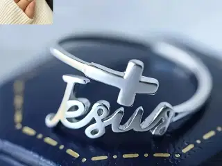 * Jesus-fingerring - med kors
