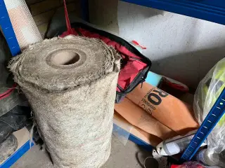 Reol med indhold