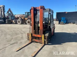 Truck Nissan 40