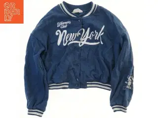 Bomberjakke med New York print fra H&M (str. 146)