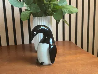 Håndlavet glaspingvin uden afslag eller revner.