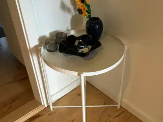 GLADOM Bakkebord fra Ikea